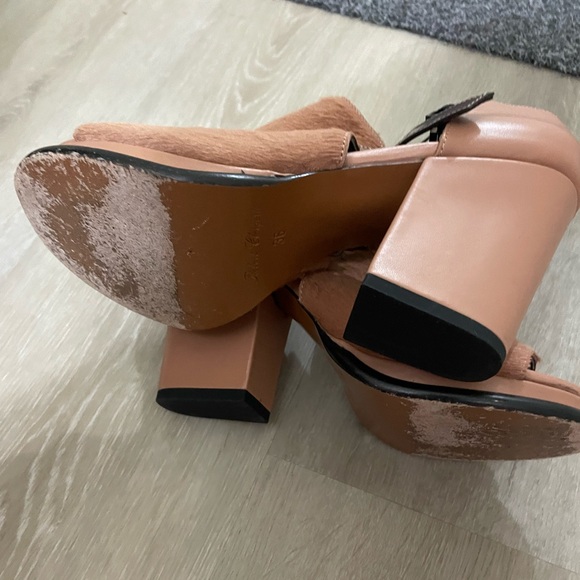 Robert Clergerie calf skin Tan Heels with Modern Design - Picture 9 of 15